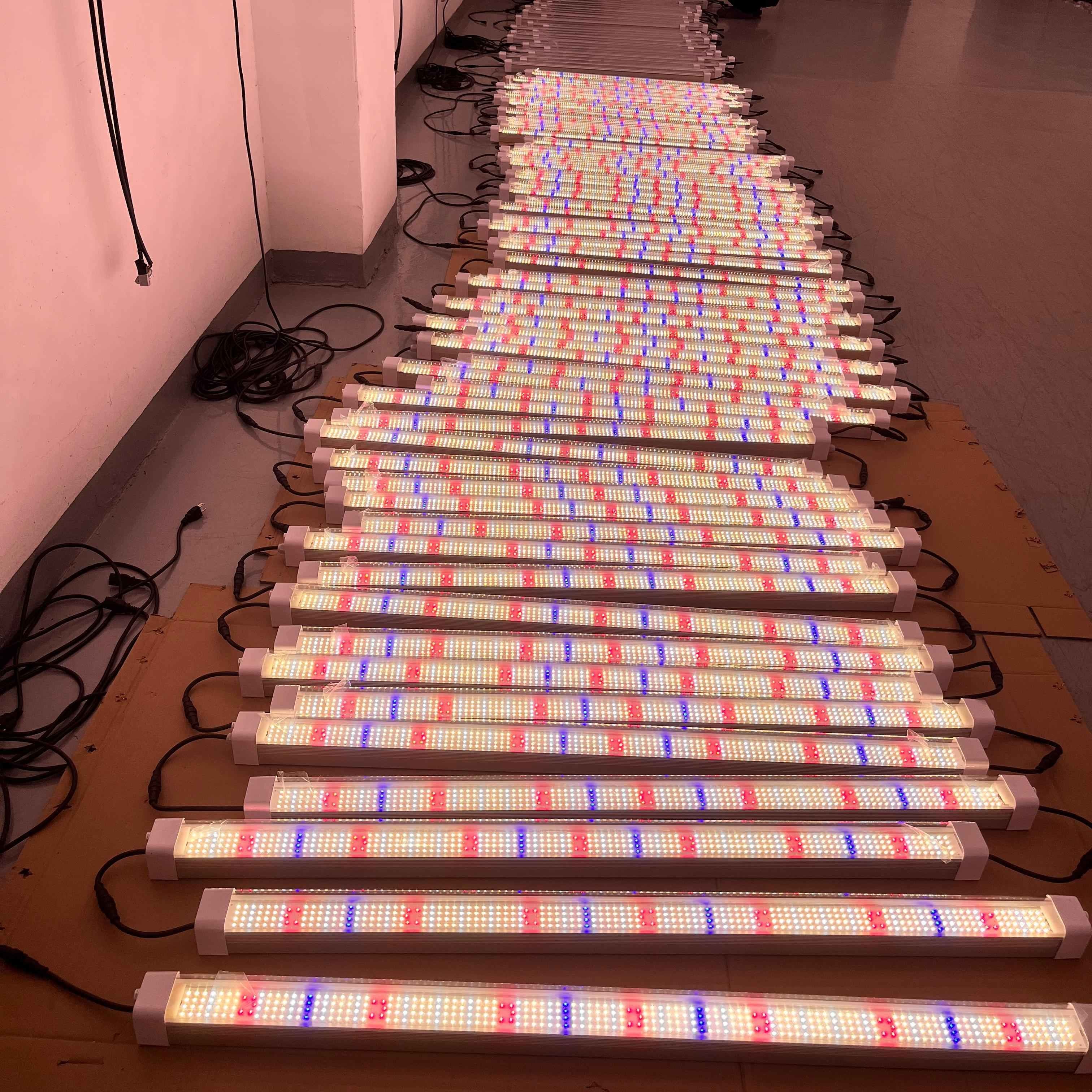Customized LED Grow Lights 4Ft 120W 150W Plant Growing LED Light